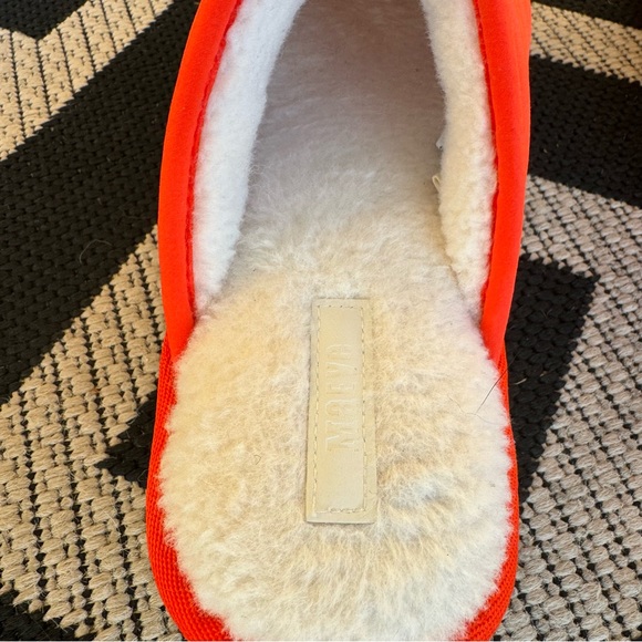 NWOT Mauve cozy slippers from anthropology - Picture 3 of 3